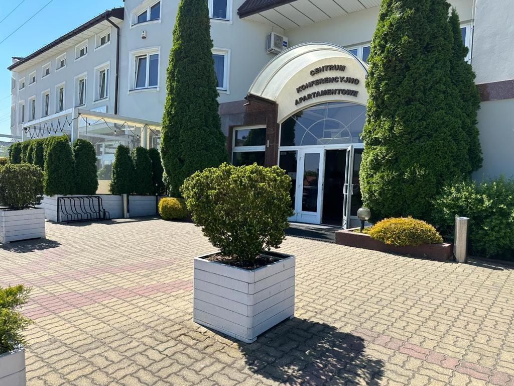 Centrum Konferencyjno-Apartamentowe Mrowka Варшава Экстерьер фото