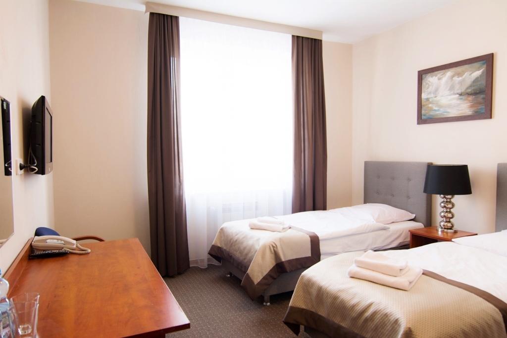 Centrum Konferencyjno-Apartamentowe Mrowka Варшава Экстерьер фото